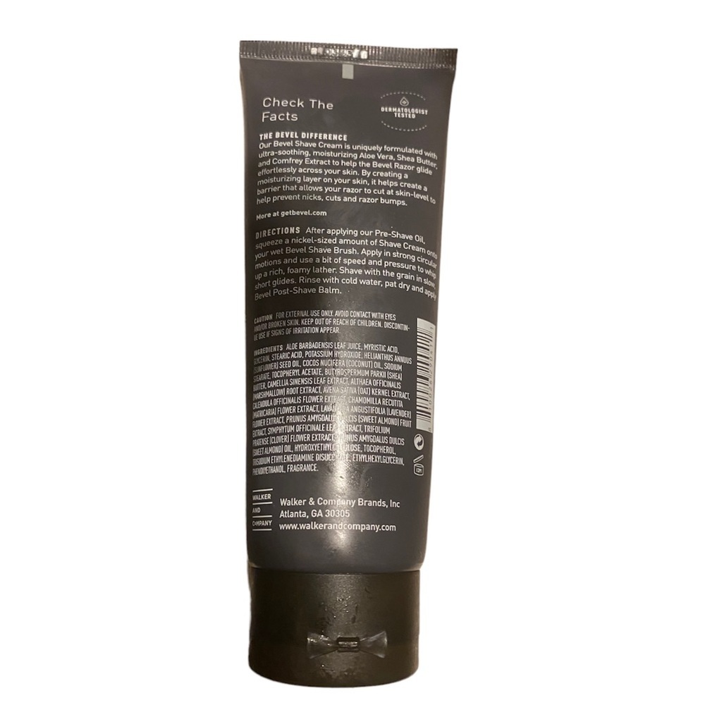 Shaving Cream for Men by Bevel - Vitamin E & 4.0 Fl Oz (Pack of 1). - Picture 2 of 2
